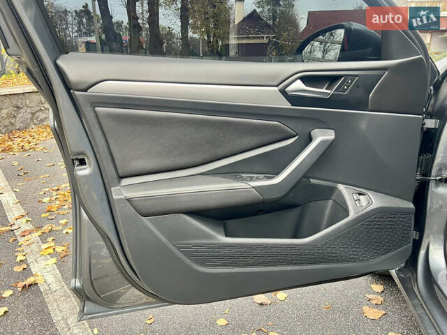 Серый Фольксваген Джетта, объемом двигателя 1.5 л и пробегом 40 тыс. км за 17700 $, фото 14 на Automoto.ua