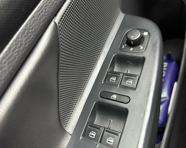 Сірий Фольксваген Джетта, об'ємом двигуна 1.97 л та пробігом 243 тис. км за 8400 $, фото 12 на Automoto.ua