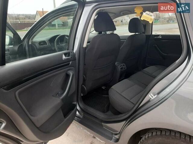 Сірий Фольксваген Джетта, об'ємом двигуна 2.5 л та пробігом 178 тис. км за 7999 $, фото 7 на Automoto.ua