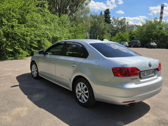 Серый Фольксваген Джетта, объемом двигателя 2.5 л и пробегом 100 тыс. км за 9000 $, фото 5 на Automoto.ua