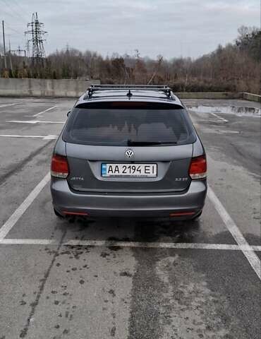 Серый Фольксваген Джетта, объемом двигателя 2.48 л и пробегом 194 тыс. км за 8750 $, фото 1 на Automoto.ua