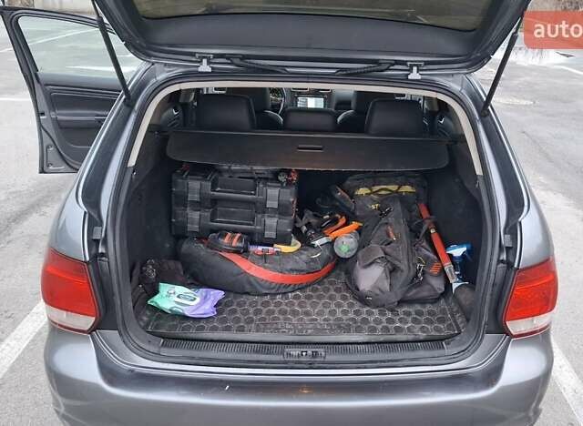 Серый Фольксваген Джетта, объемом двигателя 2.48 л и пробегом 194 тыс. км за 8750 $, фото 5 на Automoto.ua