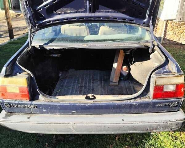 Синий Фольксваген Джетта, объемом двигателя 1.6 л и пробегом 130 тыс. км за 550 $, фото 10 на Automoto.ua