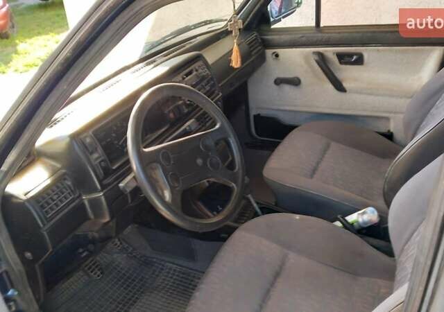 Синий Фольксваген Джетта, объемом двигателя 1.8 л и пробегом 300 тыс. км за 1300 $, фото 6 на Automoto.ua