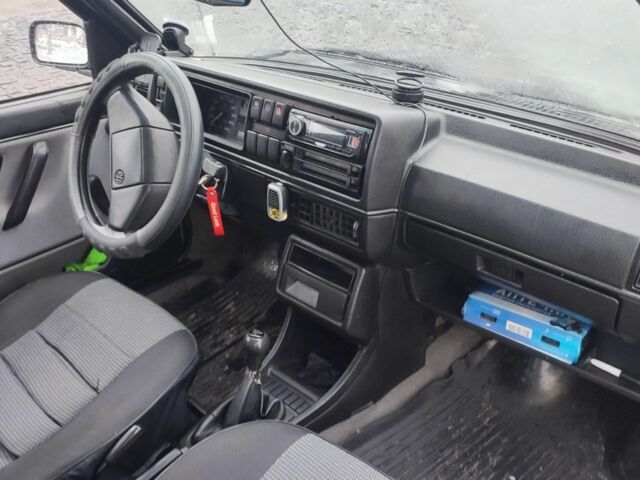 Синий Фольксваген Джетта, объемом двигателя 1.6 л и пробегом 327 тыс. км за 1600 $, фото 5 на Automoto.ua