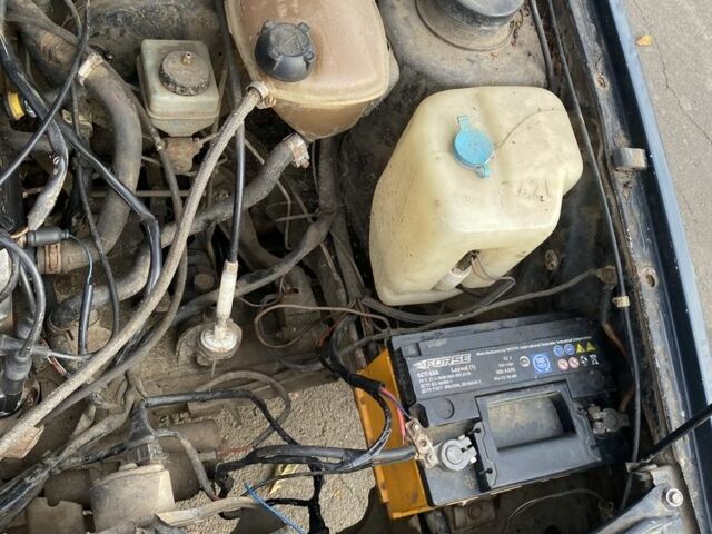 Синий Фольксваген Джетта, объемом двигателя 1.8 л и пробегом 300 тыс. км за 1000 $, фото 13 на Automoto.ua