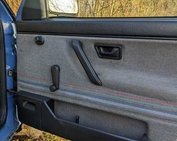 Синий Фольксваген Джетта, объемом двигателя 1.6 л и пробегом 381 тыс. км за 1600 $, фото 9 на Automoto.ua