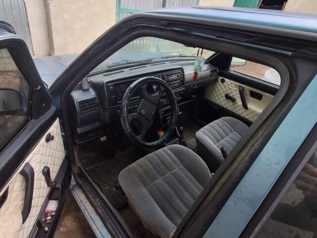 Синій Фольксваген Джетта, об'ємом двигуна 1 л та пробігом 200 тис. км за 1100 $, фото 3 на Automoto.ua