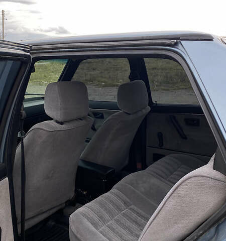 Синий Фольксваген Джетта, объемом двигателя 1.6 л и пробегом 360 тыс. км за 950 $, фото 6 на Automoto.ua