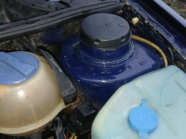 Синий Фольксваген Джетта, объемом двигателя 0 л и пробегом 200 тыс. км за 1350 $, фото 5 на Automoto.ua