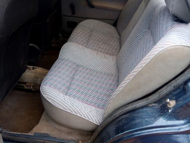 Синий Фольксваген Джетта, объемом двигателя 1.6 л и пробегом 420 тыс. км за 950 $, фото 7 на Automoto.ua