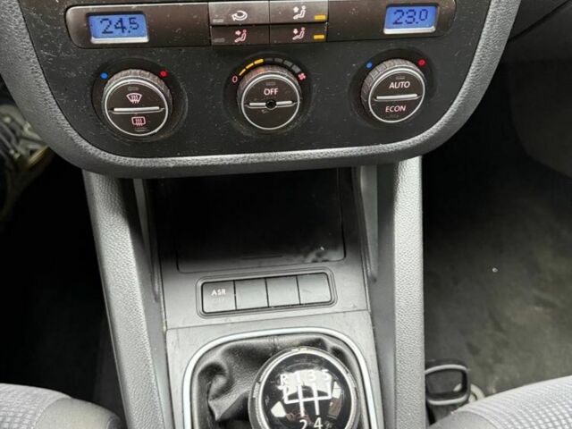 Синій Фольксваген Джетта, об'ємом двигуна 1.9 л та пробігом 296 тис. км за 3400 $, фото 16 на Automoto.ua