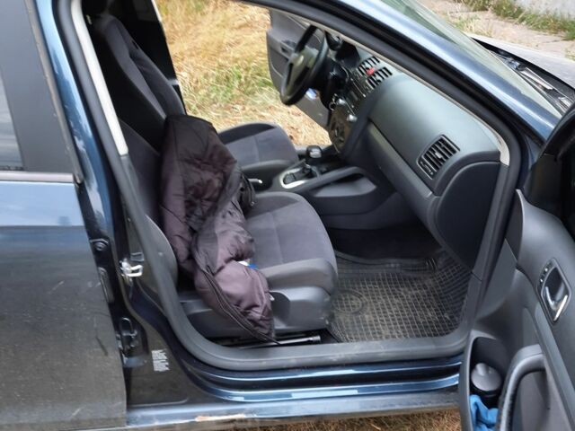 Синій Фольксваген Джетта, об'ємом двигуна 2.5 л та пробігом 200 тис. км за 6800 $, фото 7 на Automoto.ua