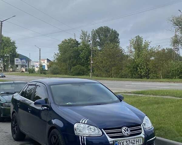 Синий Фольксваген Джетта, объемом двигателя 1.6 л и пробегом 229 тыс. км за 5000 $, фото 3 на Automoto.ua