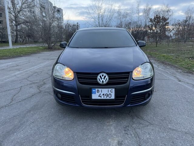 Синий Фольксваген Джетта, объемом двигателя 1.6 л и пробегом 300 тыс. км за 5900 $, фото 1 на Automoto.ua