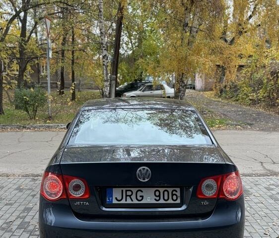 Синій Фольксваген Джетта, об'ємом двигуна 2 л та пробігом 300 тис. км за 3300 $, фото 5 на Automoto.ua