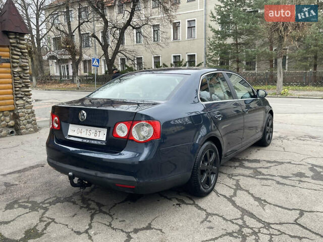 Синий Фольксваген Джетта, объемом двигателя 1.6 л и пробегом 232 тыс. км за 5700 $, фото 2 на Automoto.ua