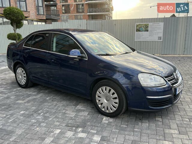 Синий Фольксваген Джетта, объемом двигателя 1.6 л и пробегом 214 тыс. км за 6999 $, фото 6 на Automoto.ua