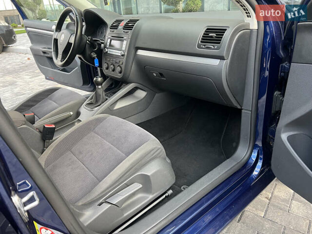 Синий Фольксваген Джетта, объемом двигателя 1.6 л и пробегом 214 тыс. км за 6999 $, фото 19 на Automoto.ua