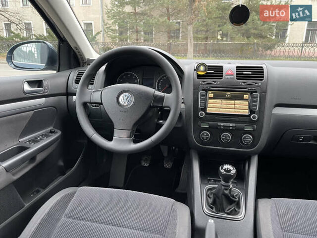 Синий Фольксваген Джетта, объемом двигателя 1.6 л и пробегом 232 тыс. км за 5700 $, фото 18 на Automoto.ua