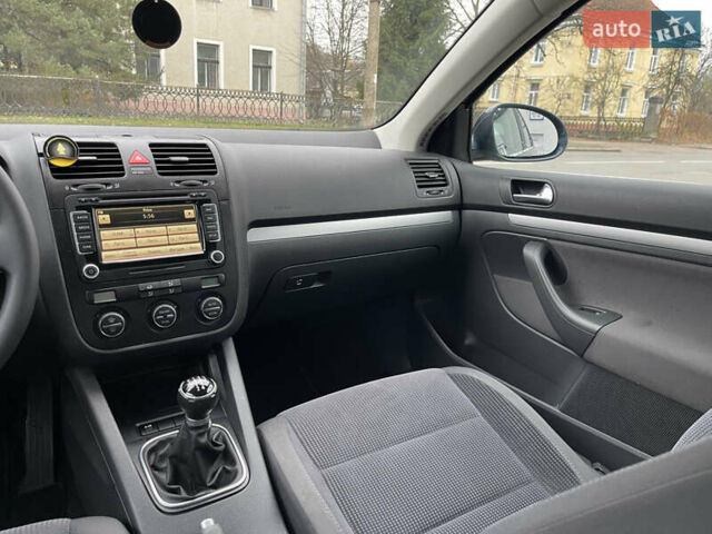 Синий Фольксваген Джетта, объемом двигателя 1.6 л и пробегом 232 тыс. км за 5700 $, фото 19 на Automoto.ua