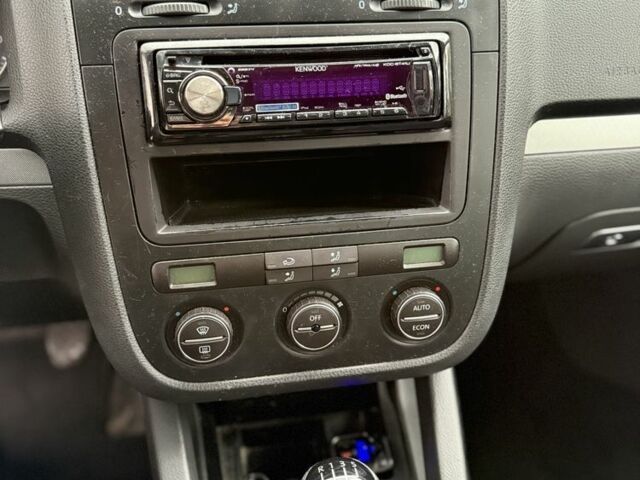 Синій Фольксваген Джетта, об'ємом двигуна 1.9 л та пробігом 296 тис. км за 3500 $, фото 13 на Automoto.ua