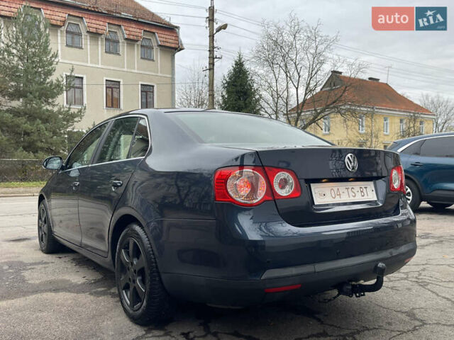 Синий Фольксваген Джетта, объемом двигателя 1.6 л и пробегом 232 тыс. км за 5700 $, фото 6 на Automoto.ua