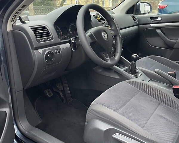 Синий Фольксваген Джетта, объемом двигателя 1.6 л и пробегом 232 тыс. км за 5700 $, фото 14 на Automoto.ua