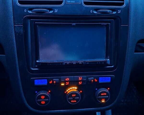 Синій Фольксваген Джетта, об'ємом двигуна 1.6 л та пробігом 207 тис. км за 6400 $, фото 5 на Automoto.ua