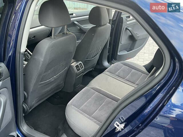 Синий Фольксваген Джетта, объемом двигателя 1.6 л и пробегом 214 тыс. км за 6999 $, фото 16 на Automoto.ua