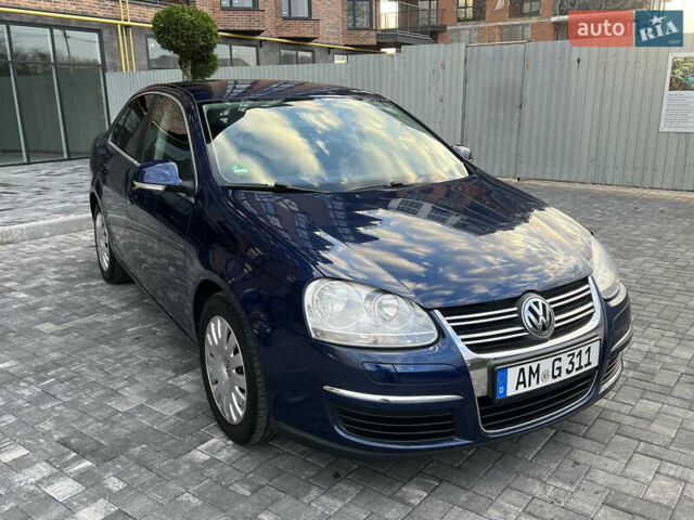 Синий Фольксваген Джетта, объемом двигателя 1.6 л и пробегом 214 тыс. км за 6999 $, фото 4 на Automoto.ua