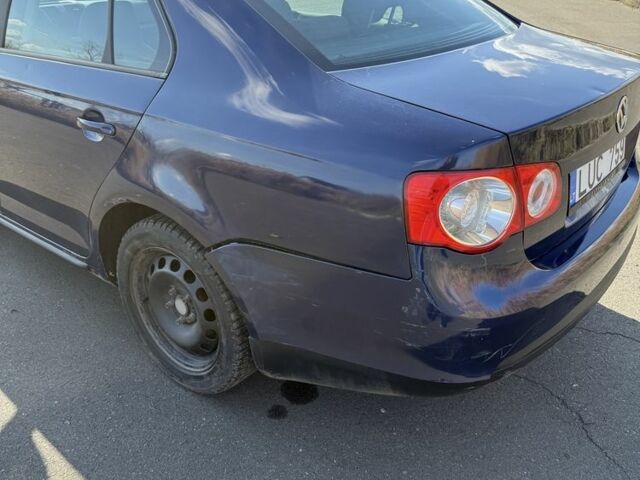 Фольксваген Джетта 2008 в Славянске на Automoto.ua Синий Фольксваген Джетта, объемом двигателя 1.9 л и пробегом 312 тыс. км за 3100 $, фото 4 на Automoto.ua