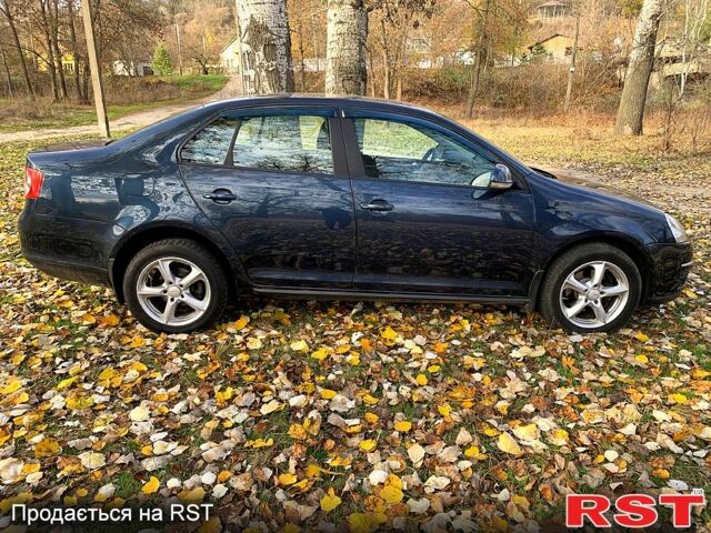 Синий Фольксваген Джетта, объемом двигателя 1.6 л и пробегом 227 тыс. км за 5700 $, фото 3 на Automoto.ua