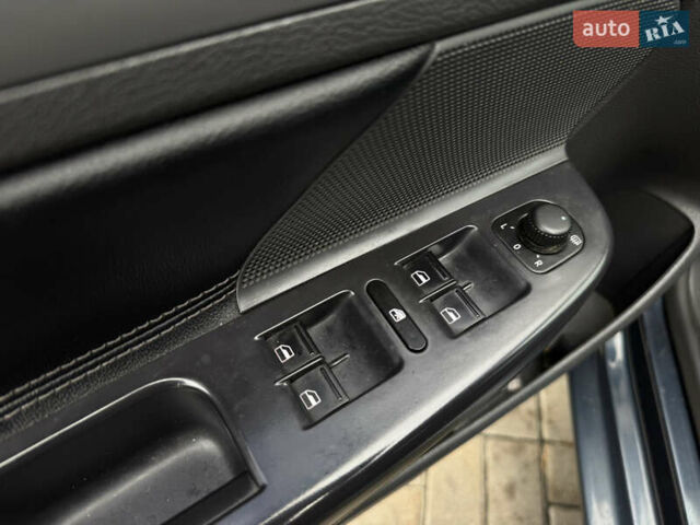 Синий Фольксваген Джетта, объемом двигателя 1.6 л и пробегом 343 тыс. км за 5890 $, фото 9 на Automoto.ua