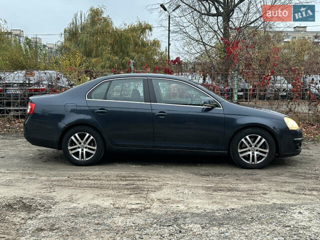 Синій Фольксваген Джетта, об'ємом двигуна 1.39 л та пробігом 270 тис. км за 5700 $, фото 2 на Automoto.ua