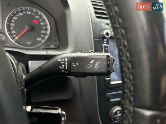 Фольксваген Джетта 2008 в Киеве на Automoto.ua Синий Фольксваген Джетта, объемом двигателя 1.6 л и пробегом 343 тыс. км за 5990 $, фото 12 на Automoto.ua