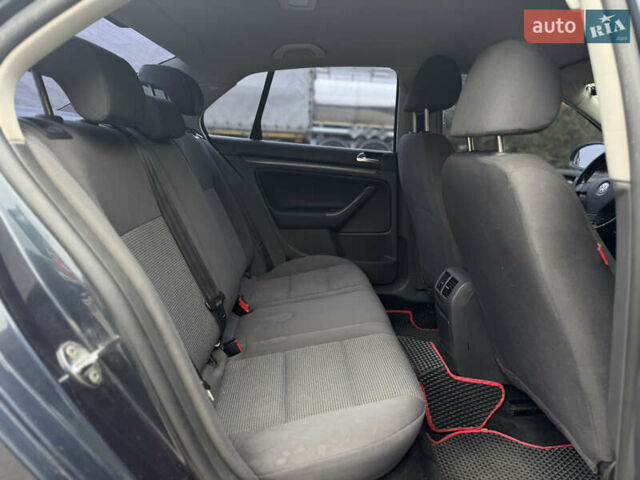 Синий Фольксваген Джетта, объемом двигателя 1.6 л и пробегом 343 тыс. км за 5890 $, фото 8 на Automoto.ua