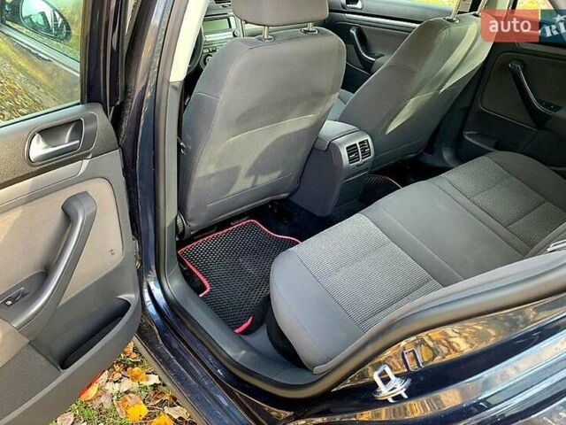 Синий Фольксваген Джетта, объемом двигателя 1.6 л и пробегом 227 тыс. км за 5700 $, фото 8 на Automoto.ua