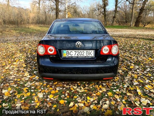 Синий Фольксваген Джетта, объемом двигателя 1.6 л и пробегом 227 тыс. км за 5700 $, фото 5 на Automoto.ua