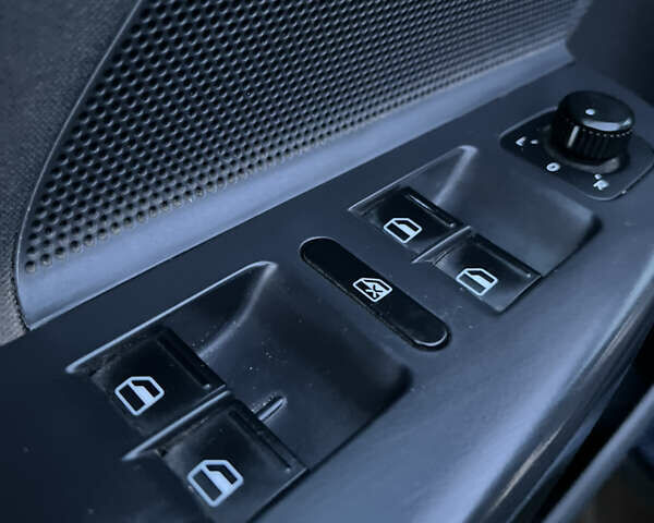 Синий Фольксваген Джетта, объемом двигателя 1.6 л и пробегом 181 тыс. км за 5900 $, фото 11 на Automoto.ua