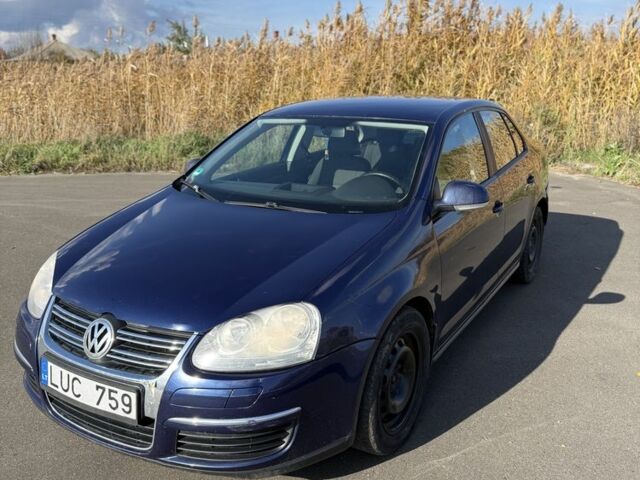 Фольксваген Джетта 2008 в Славянске на Automoto.ua Синий Фольксваген Джетта, объемом двигателя 1.9 л и пробегом 312 тыс. км за 3100 $, фото 1 на Automoto.ua