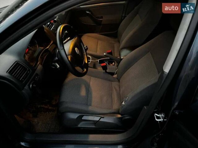 Синий Фольксваген Джетта, объемом двигателя 1.6 л и пробегом 291 тыс. км за 5000 $, фото 2 на Automoto.ua