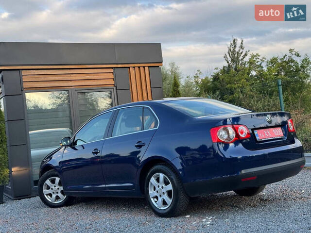 Синій Фольксваген Джетта, об'ємом двигуна 1.6 л та пробігом 215 тис. км за 8390 $, фото 38 на Automoto.ua