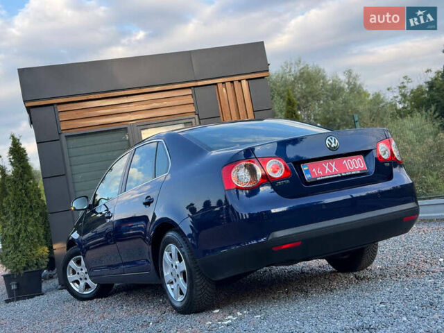 Синій Фольксваген Джетта, об'ємом двигуна 1.6 л та пробігом 215 тис. км за 8390 $, фото 29 на Automoto.ua