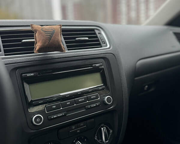 Синий Фольксваген Джетта, объемом двигателя 2.48 л и пробегом 260 тыс. км за 7700 $, фото 9 на Automoto.ua