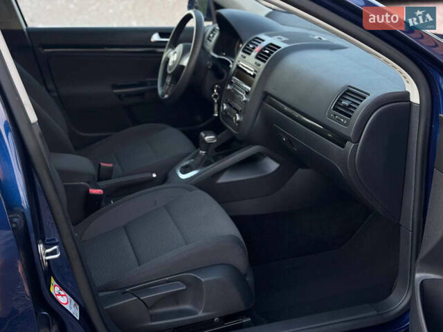 Синій Фольксваген Джетта, об'ємом двигуна 1.6 л та пробігом 215 тис. км за 8390 $, фото 16 на Automoto.ua