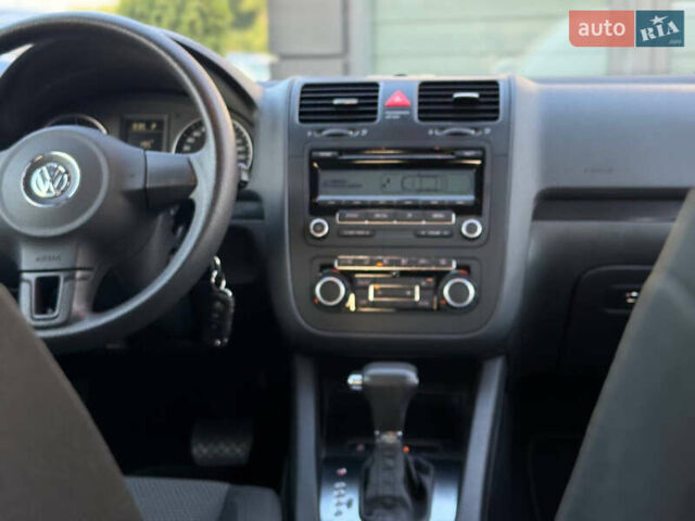 Синій Фольксваген Джетта, об'ємом двигуна 1.6 л та пробігом 215 тис. км за 8390 $, фото 12 на Automoto.ua