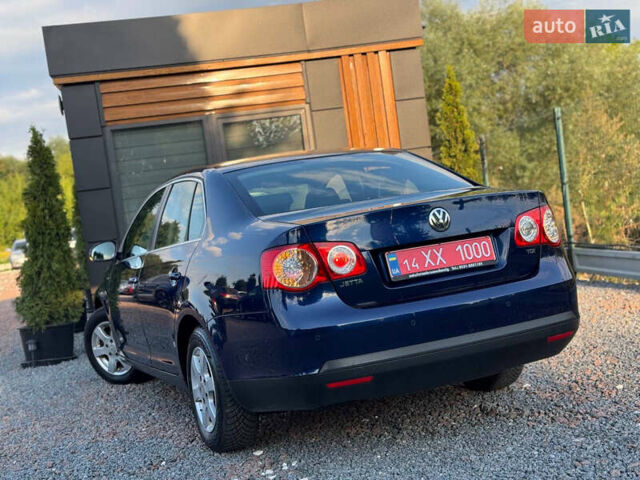 Синій Фольксваген Джетта, об'ємом двигуна 1.6 л та пробігом 215 тис. км за 8390 $, фото 21 на Automoto.ua