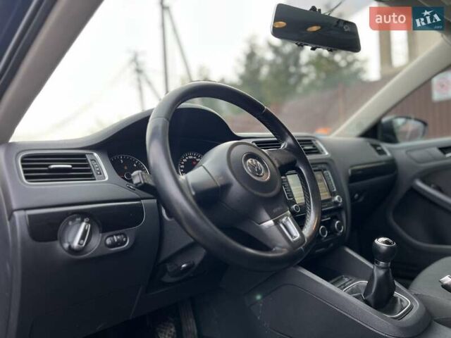 Синий Фольксваген Джетта, объемом двигателя 1.6 л и пробегом 230 тыс. км за 7150 $, фото 28 на Automoto.ua