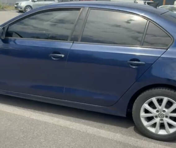 Синий Фольксваген Джетта, объемом двигателя 2.48 л и пробегом 180 тыс. км за 9000 $, фото 4 на Automoto.ua